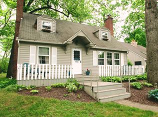 N1512 Shore Haven Dr, Fontana, WI 53125