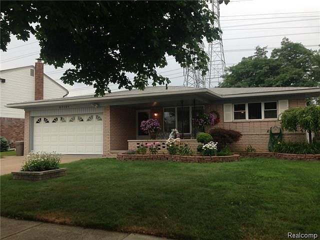 1st image of 27107 Newport Dr