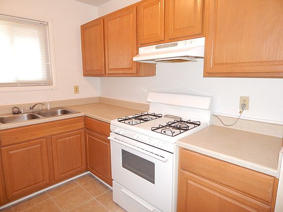 4th image of 6010 Jefferson Ave APT 25