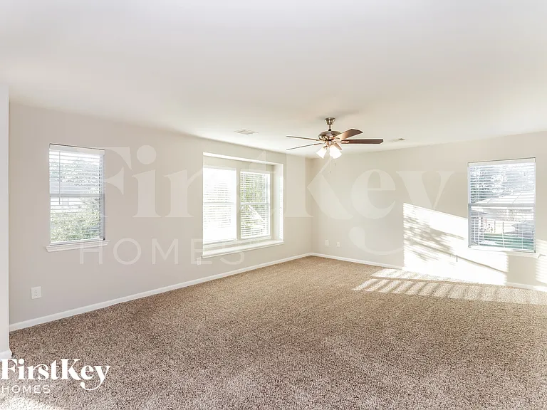 16302 Stable Manor Ln — Photo 10