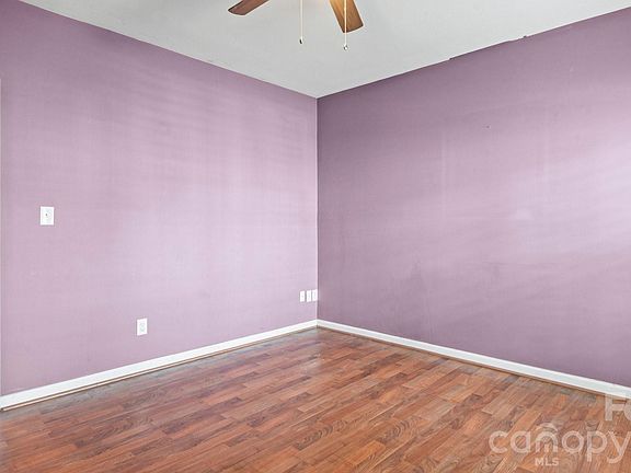 4th image of 125 Forest Ridge Rd