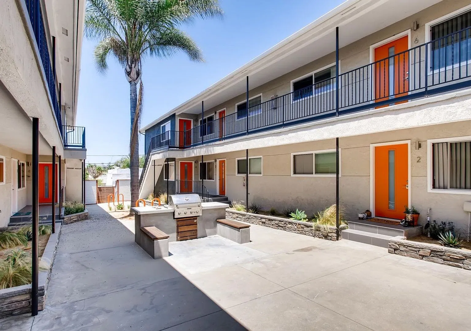 Great Location ! Walkable to local Resturants! Call Today — Photo 3