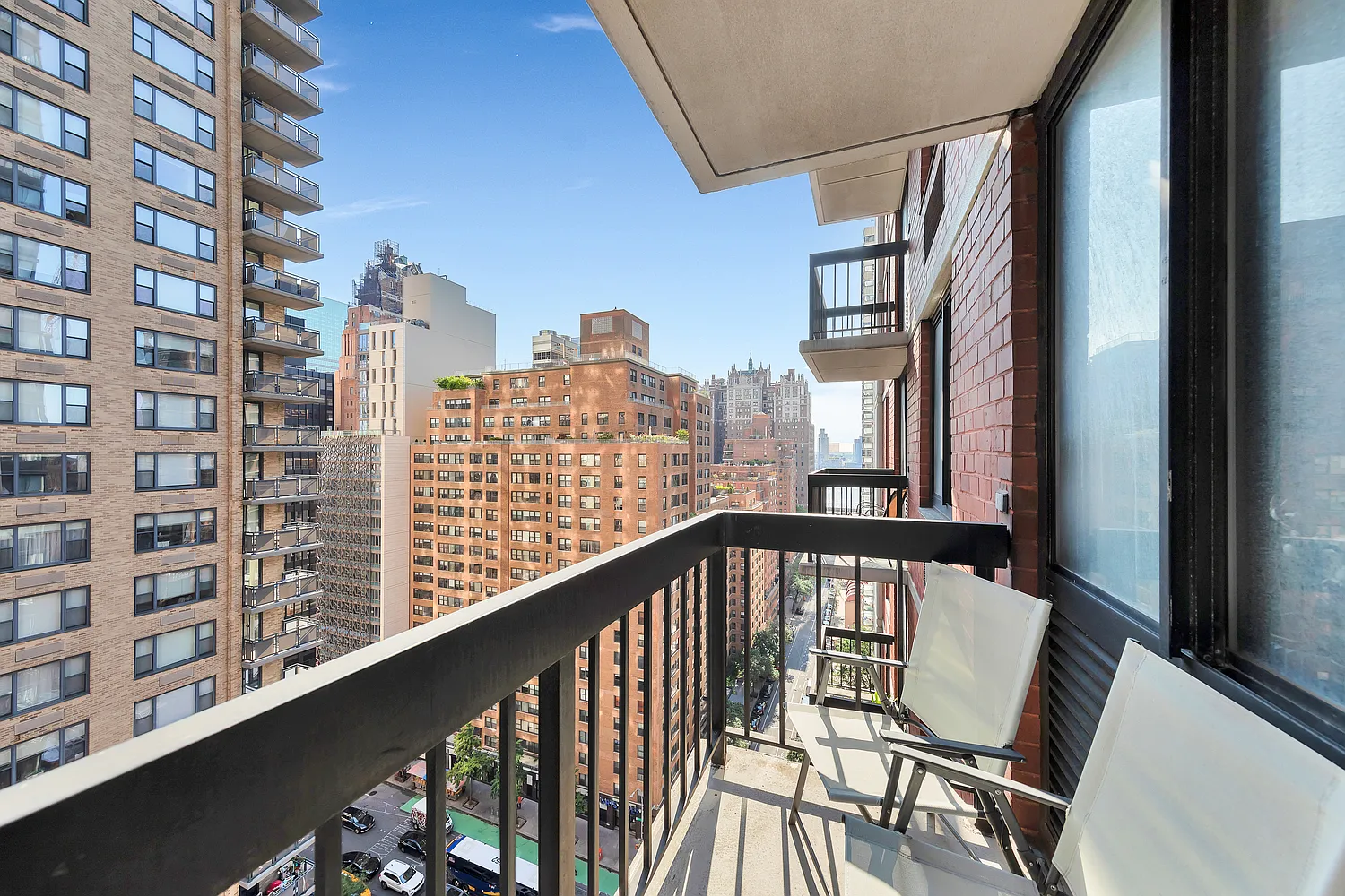 250 East 40th Street — Photo 3
