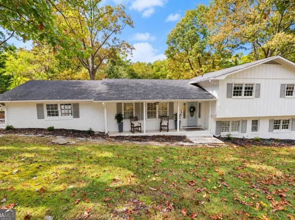 301 Lake Dr SE, Calhoun, GA 30701