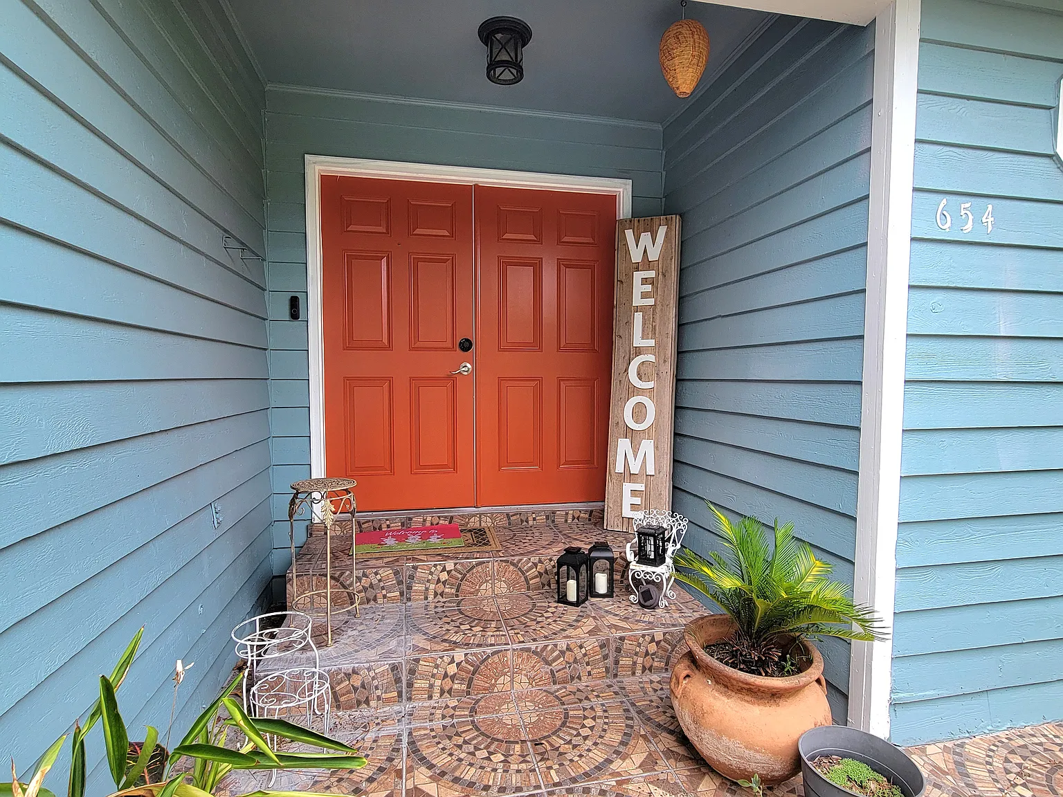 4 bed, 2.5 bath, 3010 sqft, $2,400 — Photo 2