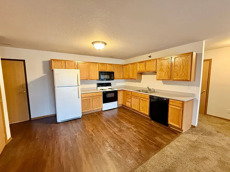 219 Crystal St — Photo 24