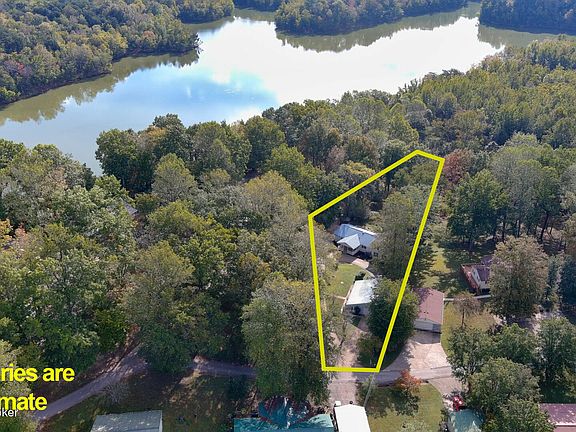2nd image of 70 Dreamland Rd