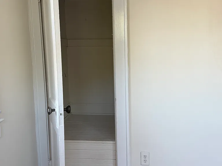 2757 Indianola Ave — Photo 18