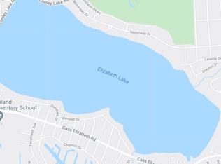 4104 Elmhurst Rd, Waterford, MI 48328