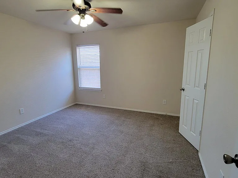 12729 Northern Pine Dr — Photo 7