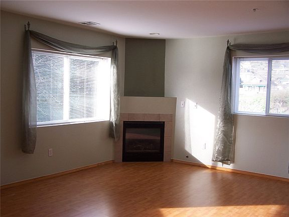 2nd image of 1318 37th St Unit 1216