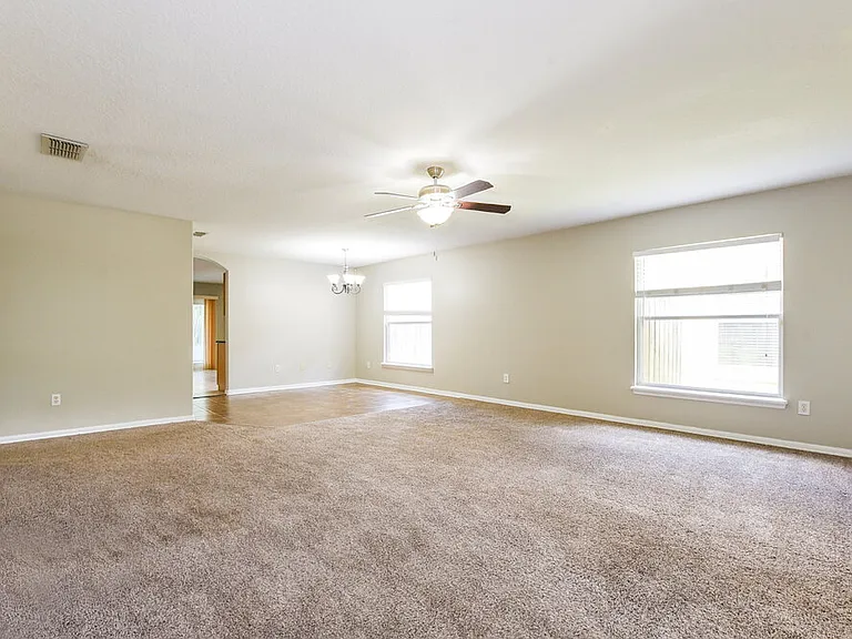 1660 Ashland Trl — Photo 3