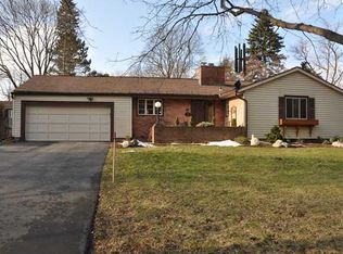 811 Corwin Rd, Rochester, NY 14610