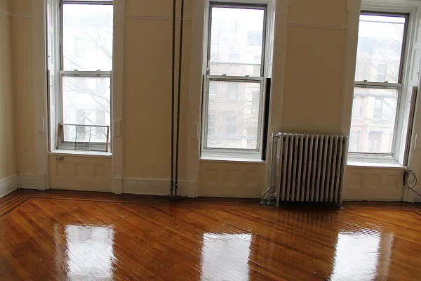 Rented by H.P. Greenfield Real Estate | media 7