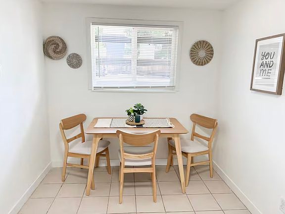 4th image of 427 E Willamette Ave #2