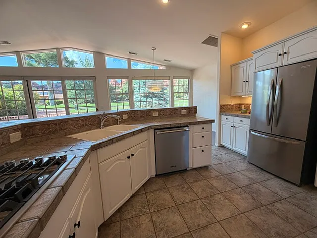 230 Red Rock Cove Dr — Photo 13