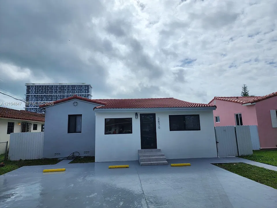 2870 SW 26th St