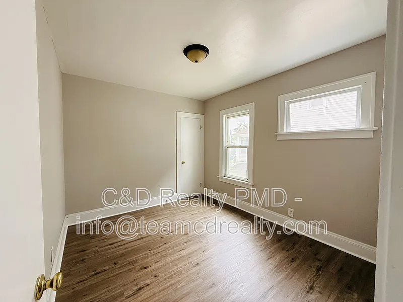 2 bed, 1.0 bath, $1,000 — Photo 4