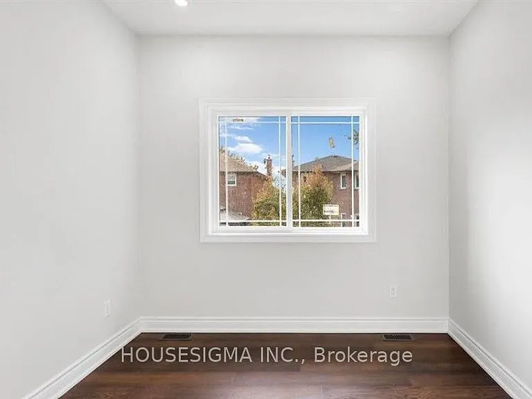 659 Roselaire Trl #4 — Photo 12