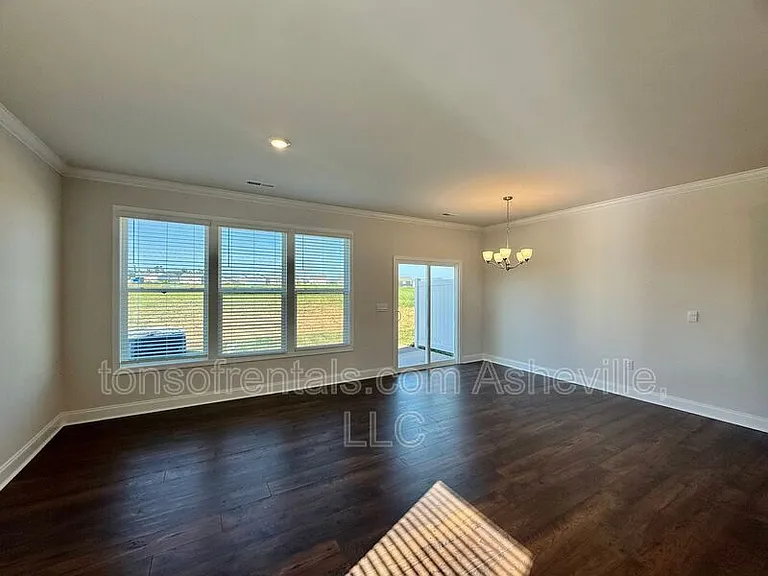 216 Valley Breeze Rd — Photo 4