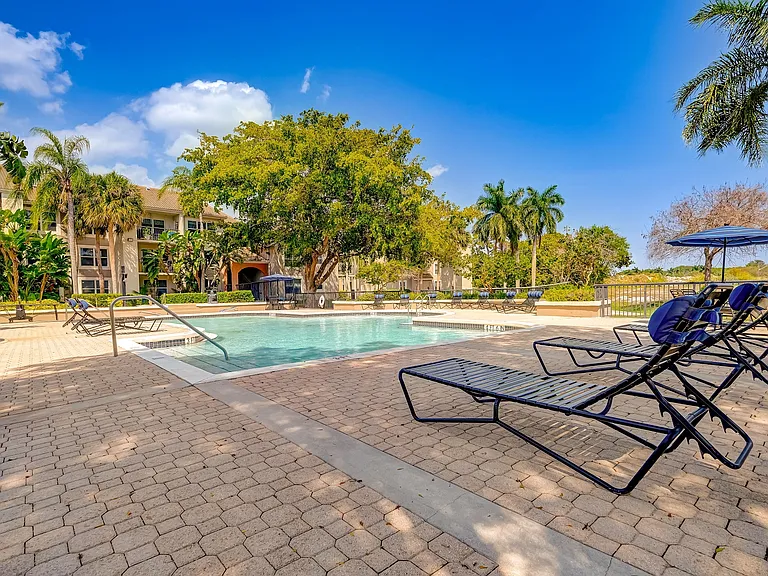 Tuscany Pointe at Somerset Place Apartment Homes — Photo 19