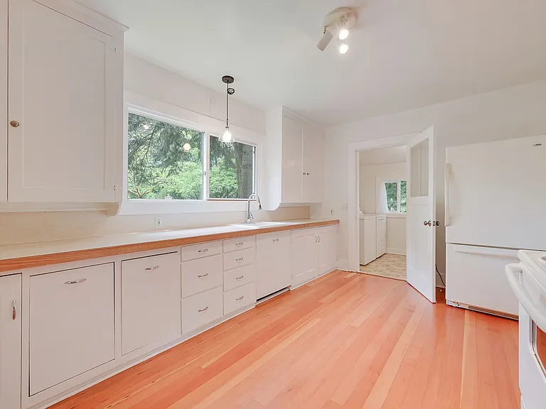 1608 Walnut St — Photo 27