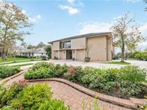 2918 Fairway Drive, Sugar Land, TX 77478