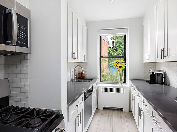 4th image of 736 W 186th St APT 6D