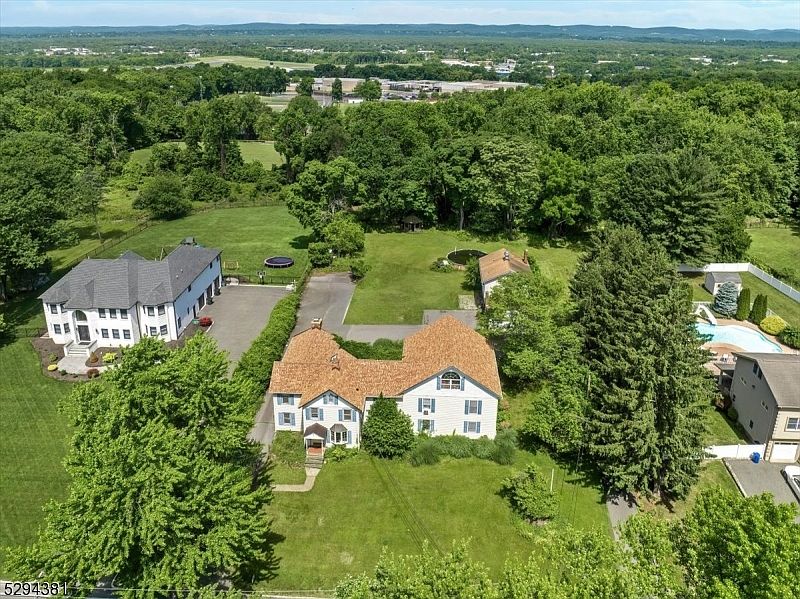 1st image of 35 Grandview Ave