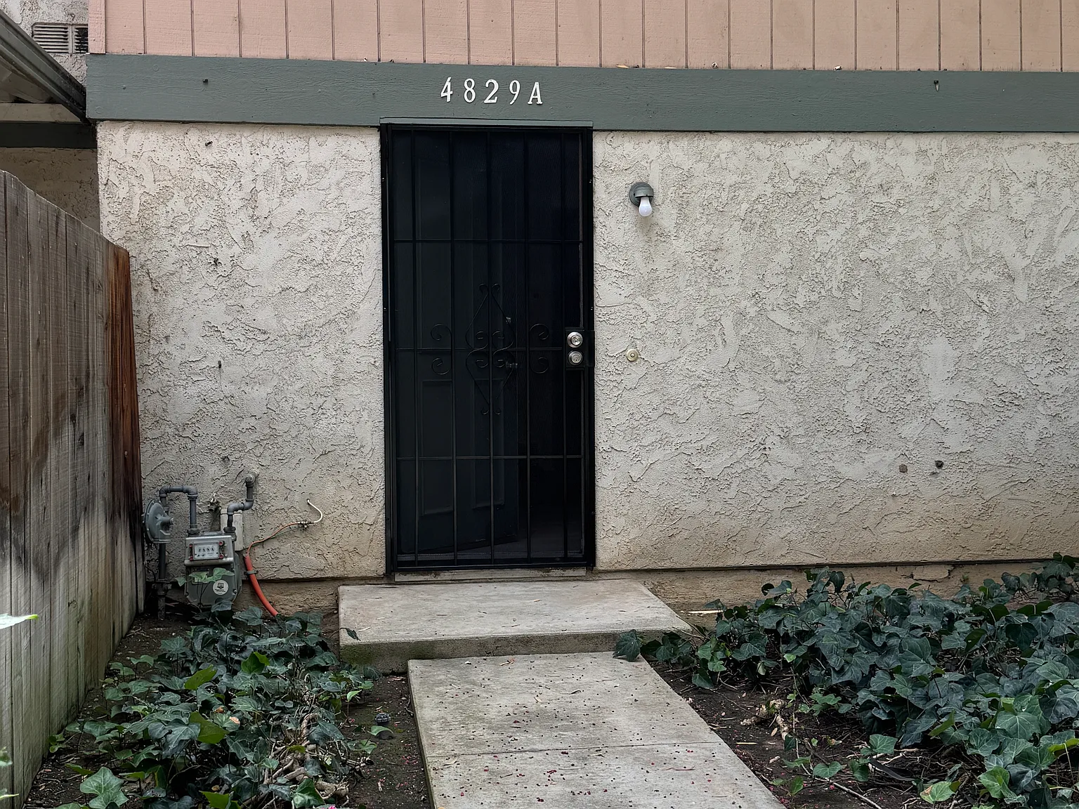 2 bed, 1.5 bath, 980 sqft, $2,295 — Photo 2