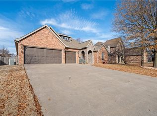 1731 Whippoorwill Ln, Bentonville, AR 72713