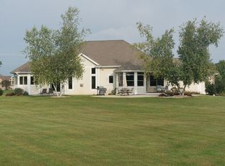 S101W32805 Patten Dr, Mukwonago, WI 53149