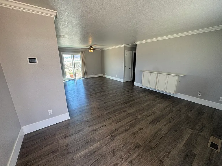 4045 Sunrise Ct — Photo 9