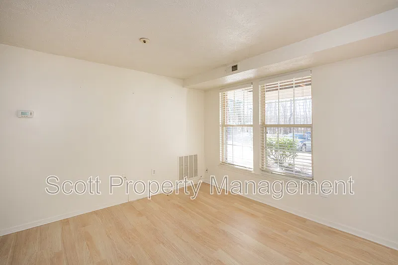 2 bed, 1.0 bath, $1,500 — Photo 3