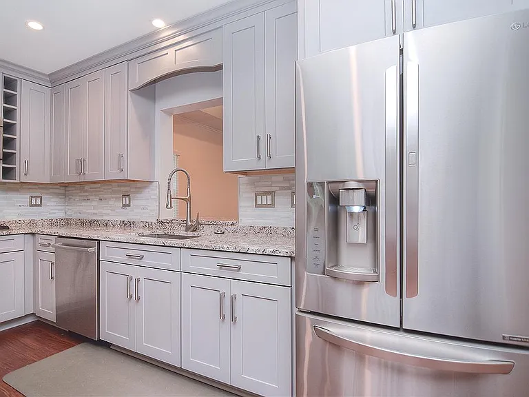 301 W Kingston Ave — Photo 10