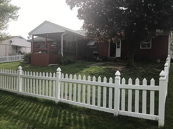 2nd image of 953 Hampden Rd