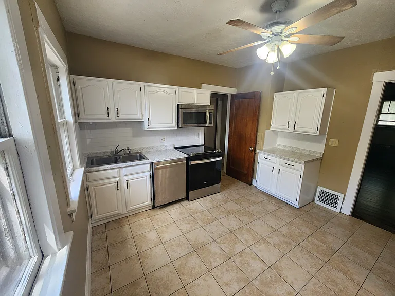 3113 Lincoln Blvd — Photo 7
