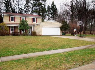 2477 Greenhaven Dr, Akron, OH