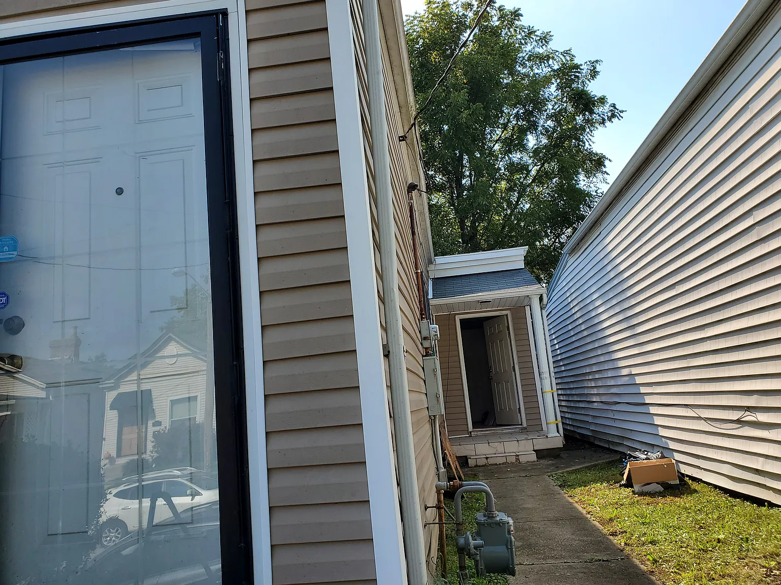 2 bed, 950 sqft, $1,400 — Photo 2