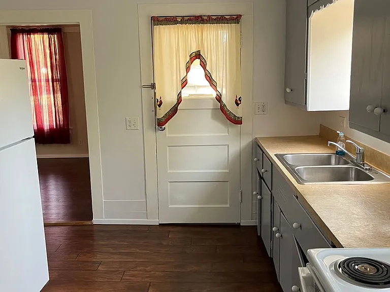 325 NW Pine St — Photo 15