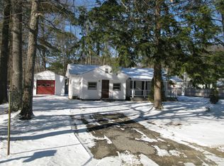 190 Weymouth Rd, Gray, ME 04039