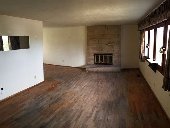 4th image of 1113 N Skyline Dr