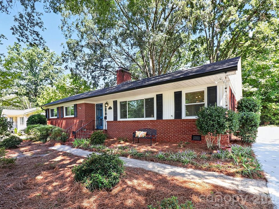 1st image of 831 Faircrest Dr