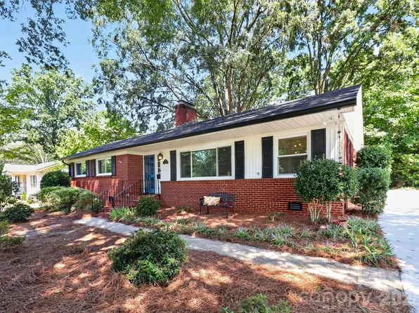 831 Faircrest Dr, Charlotte, NC 28210