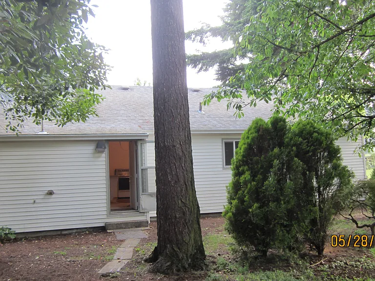 11851 E Burnside St — Photo 21