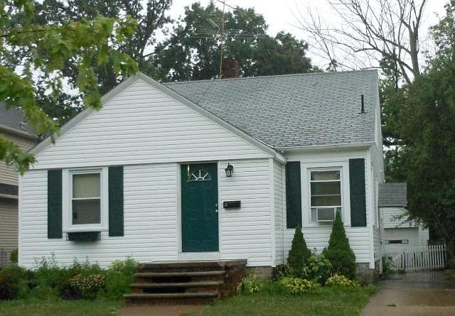 1st image of 114 Longford Ave