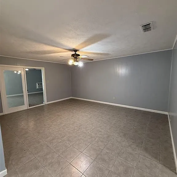 940 West Ln #243 — Photo 5