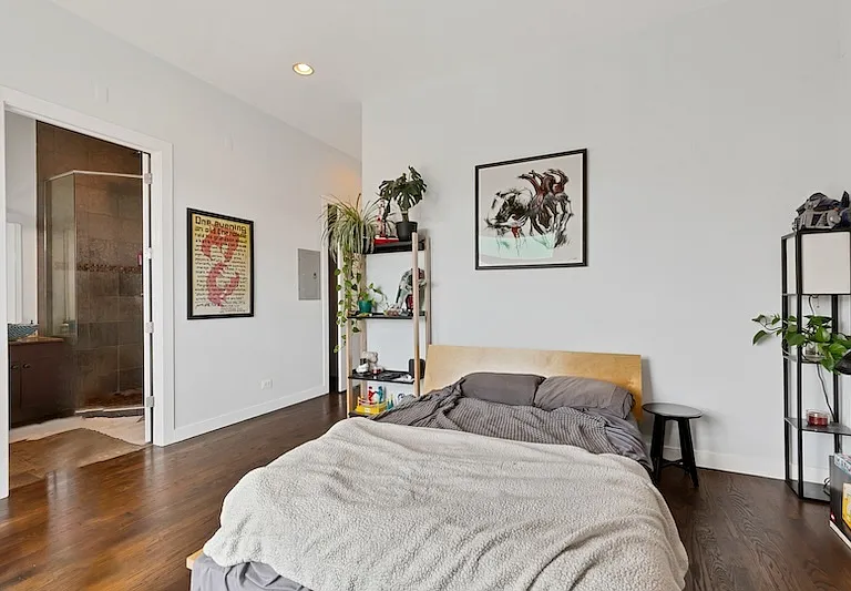 1045 N California Ave #4 — Photo 7