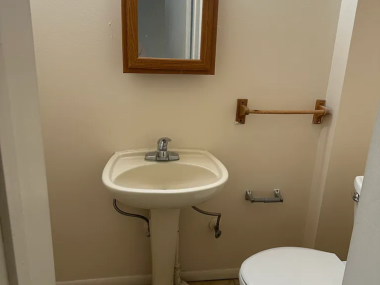 111 Evergreen St #10 — Photo 3