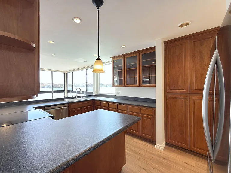 4513 Cove Dr #12 — Photo 16